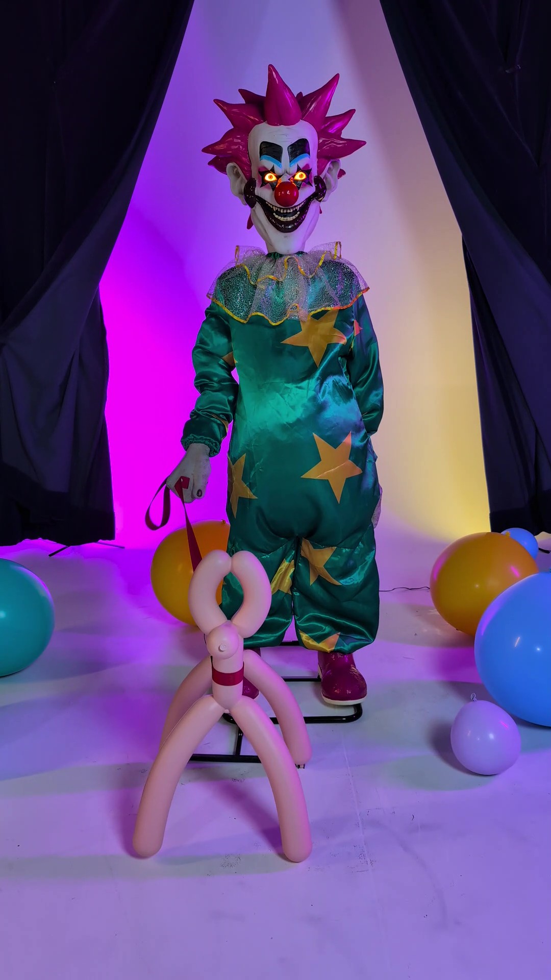 Step right up for cosmic chaos! This exclusive 5.8FT Spikey Killer Klowns from Outer Space Animated Decoration - Tekky features creepy movement, haunting audio, and that unmistakable clown menace.